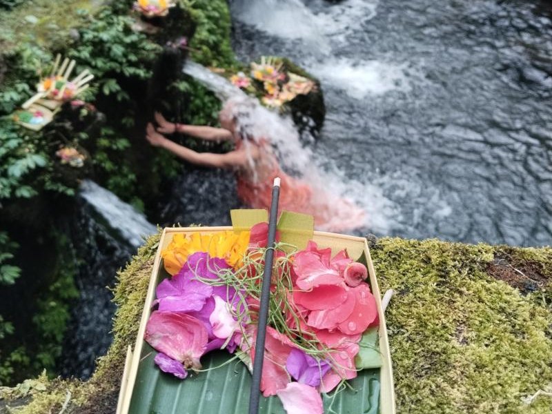 Mengening Temple Purification